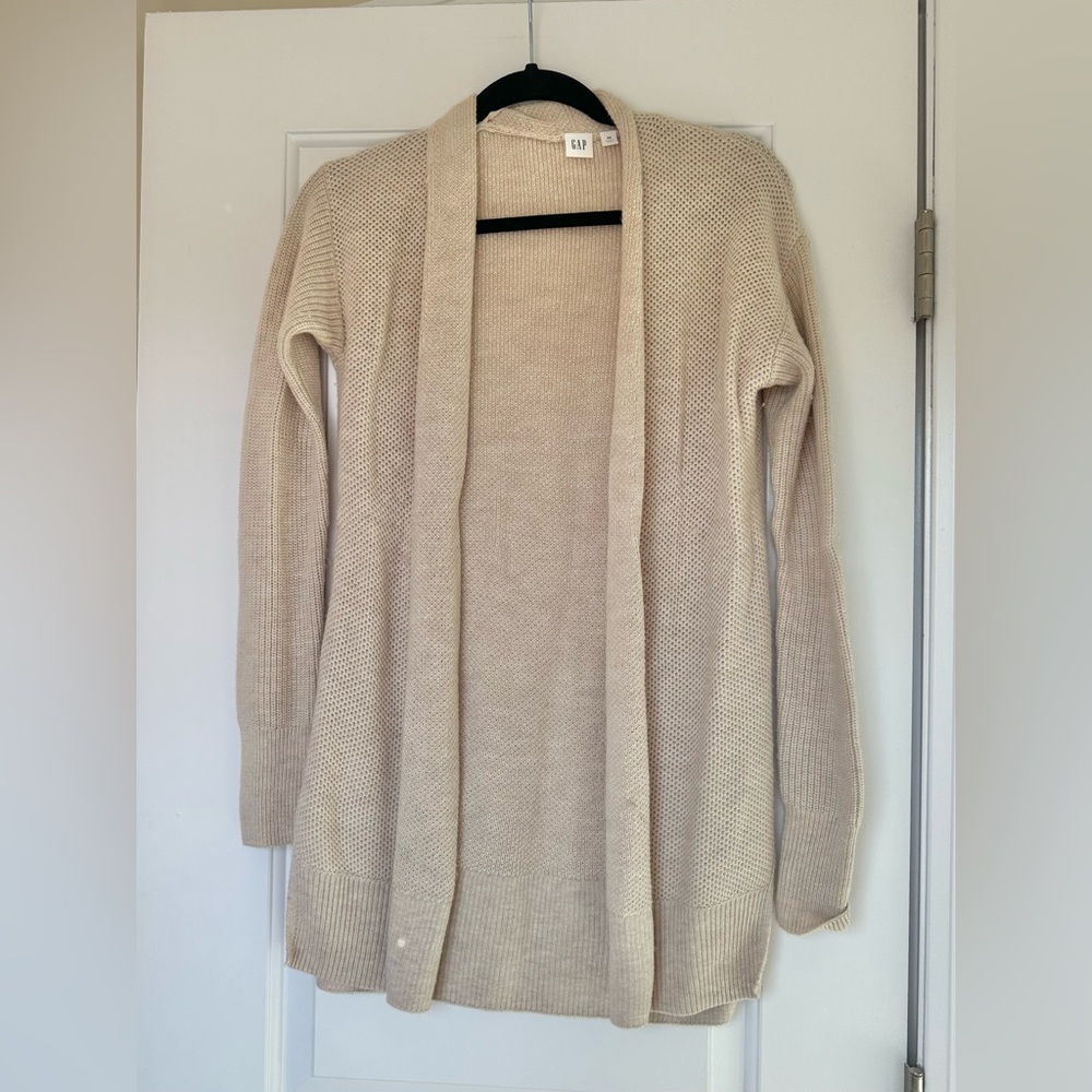 Gap cardigan